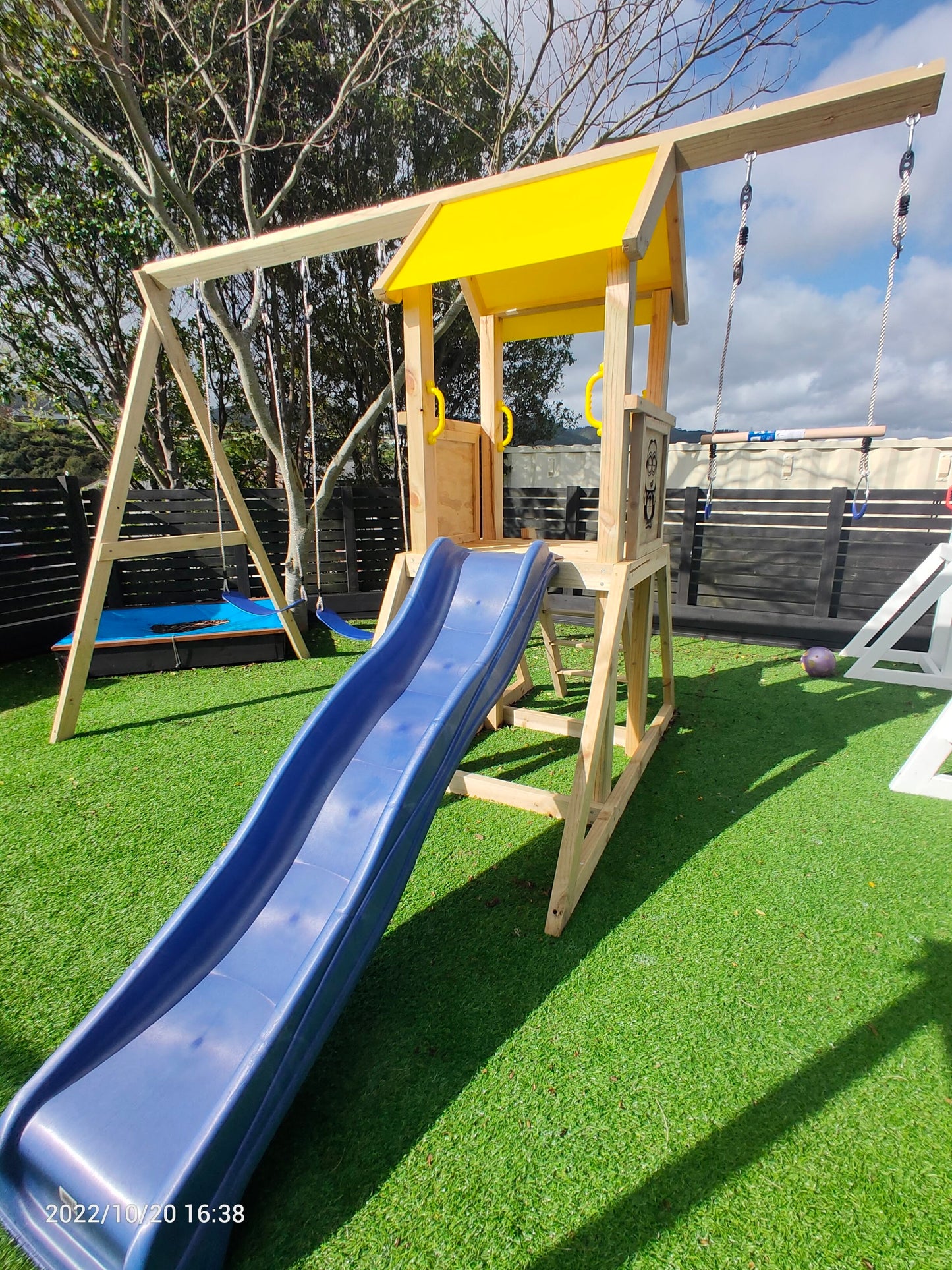 The Minion Playset (#2) - with Slide