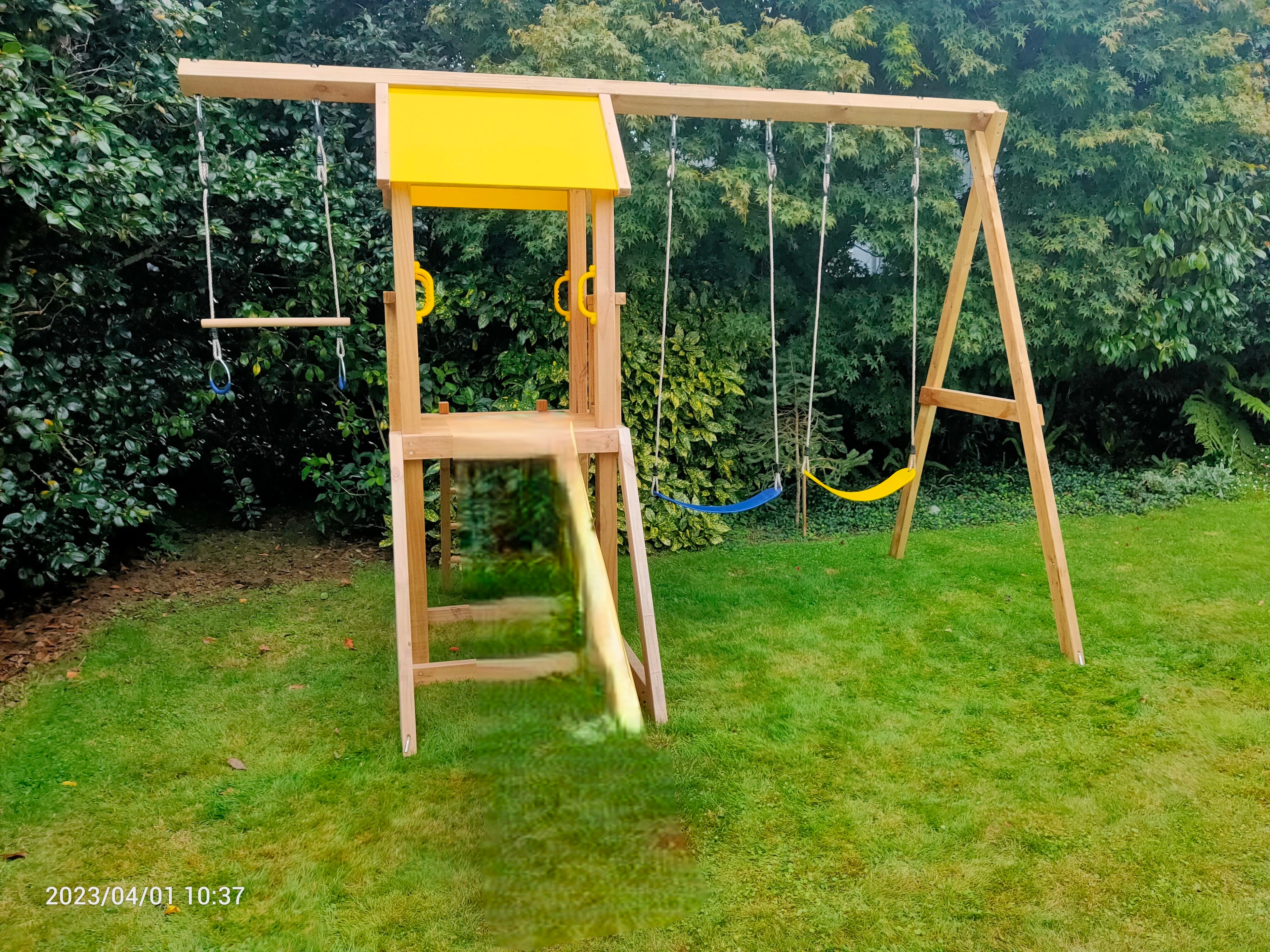 The Minion Playset (#1) - Trapeze and Swings, no slide