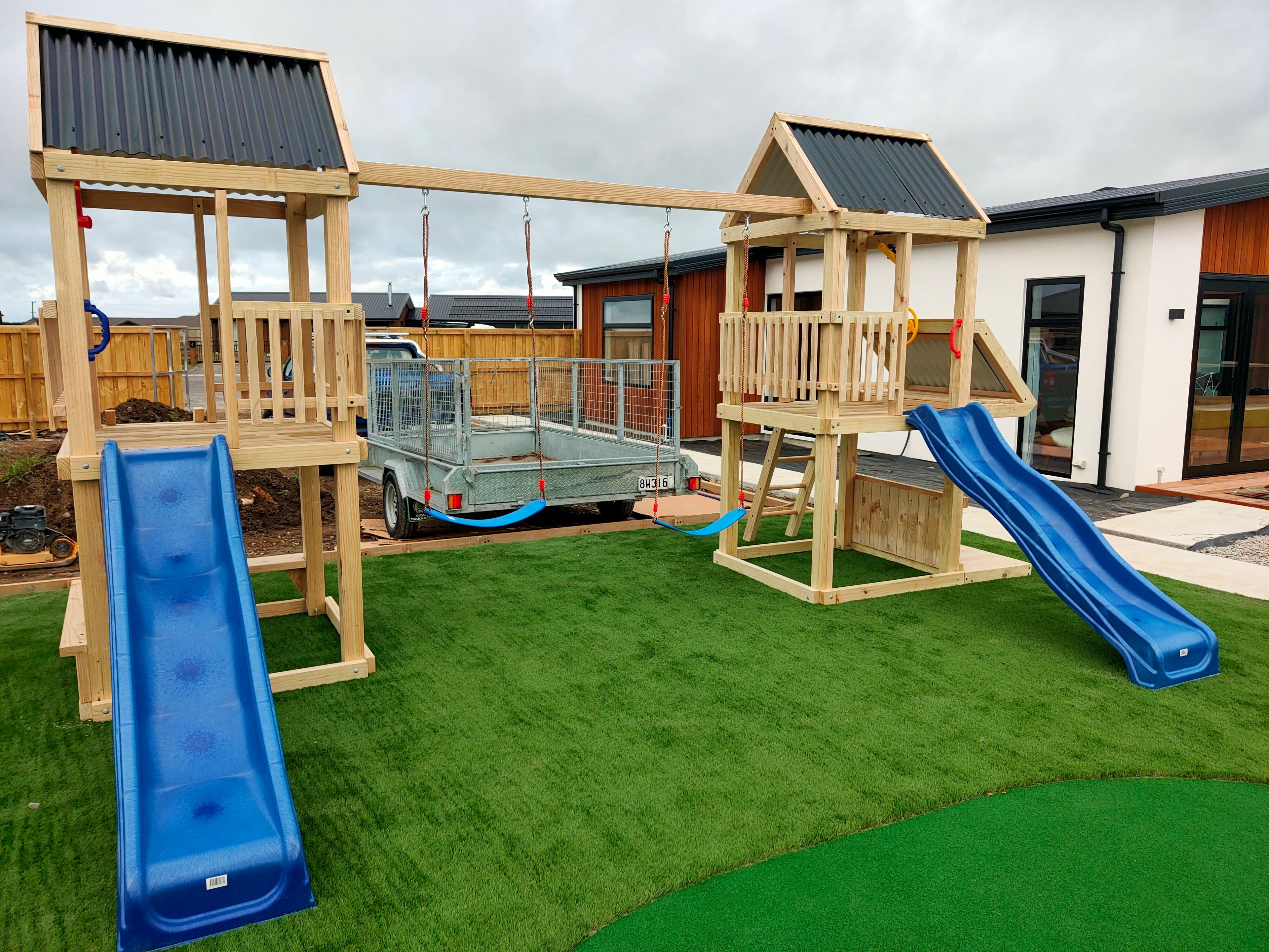 Standard 1.2mx1.2m Twin Tower Play Set (#7) - 2 x towers, with slides and swings