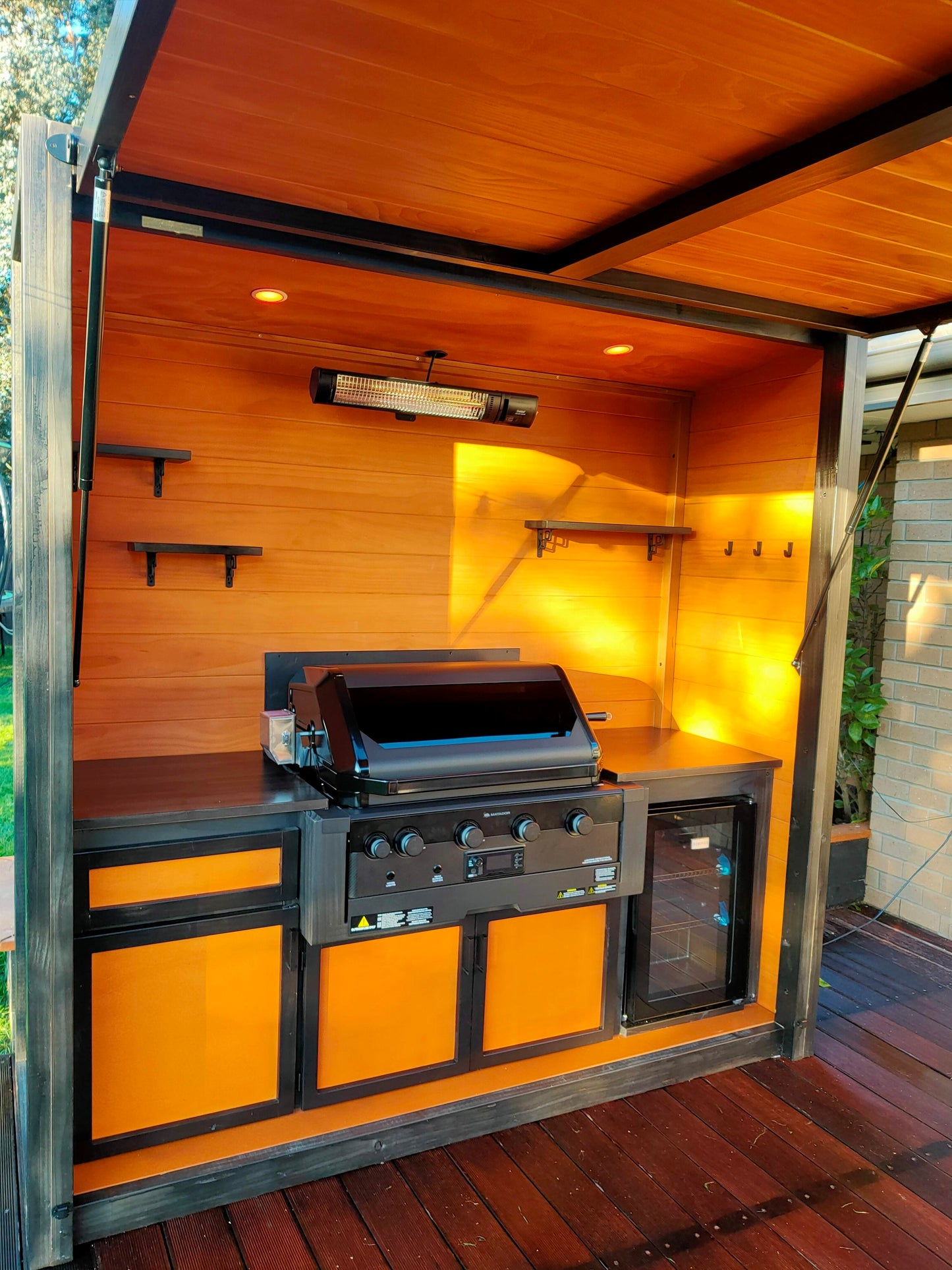 Outdoor BBQ Kitchen - Modern Comfort & Versatility (R1)