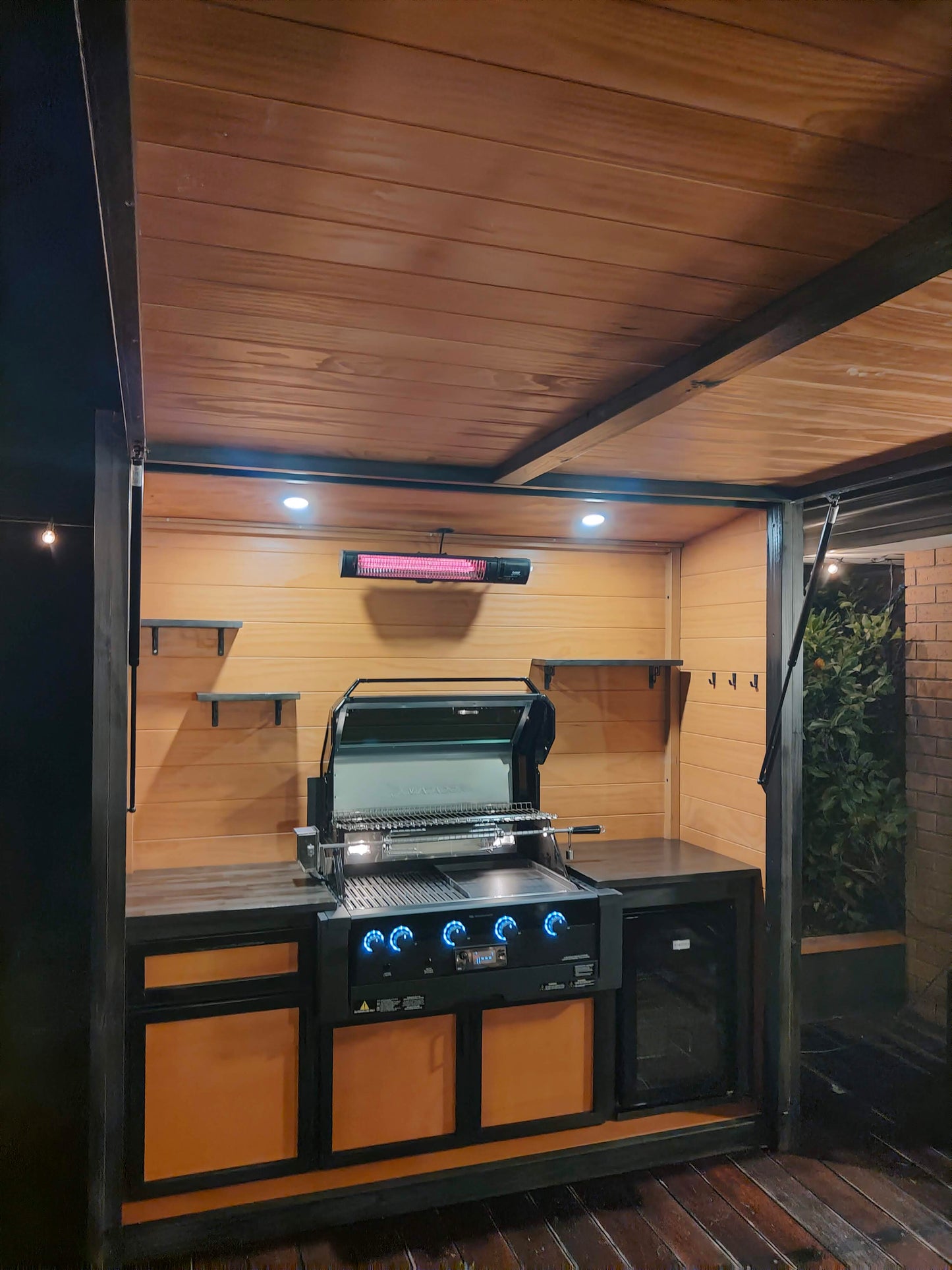 Outdoor BBQ Kitchen - Modern Comfort & Versatility (R1)
