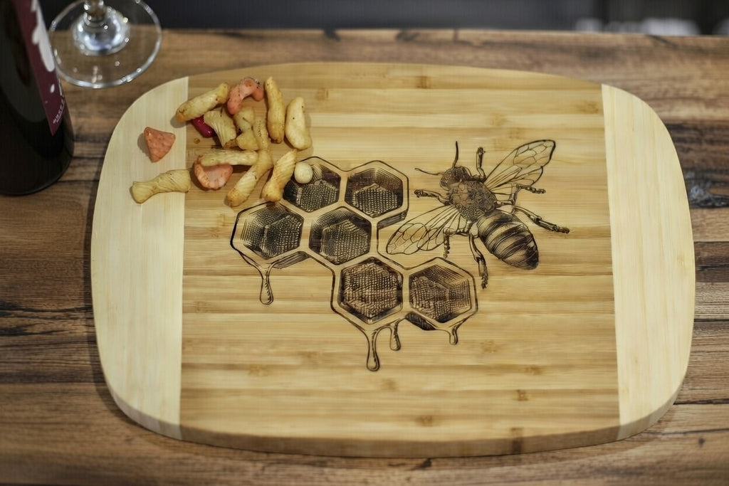 Charcuterie - Bee Engraved Board